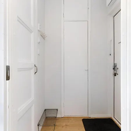 Apartment In The Heart Of Kallio Near Tram & Metro Helsinki